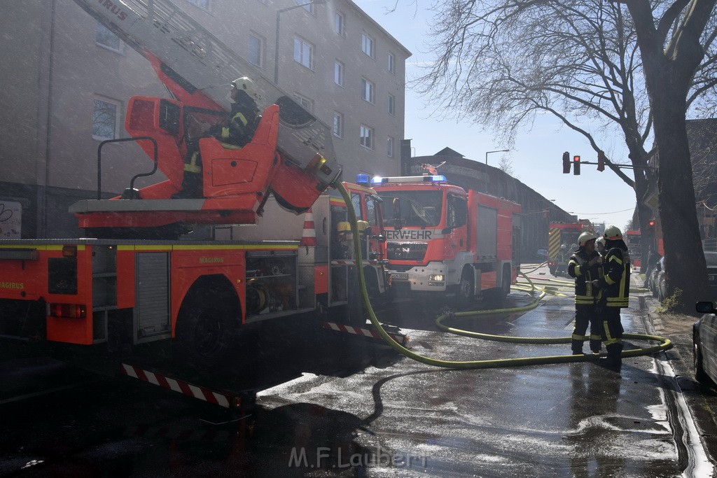 Feuer 4 Koeln Muelheim Deutz Muelheimerstr P108.JPG - Miklos Laubert